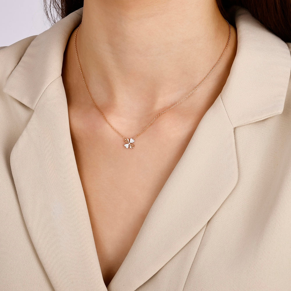 0,04 Karat Pırlantalı Yonca Kolye
