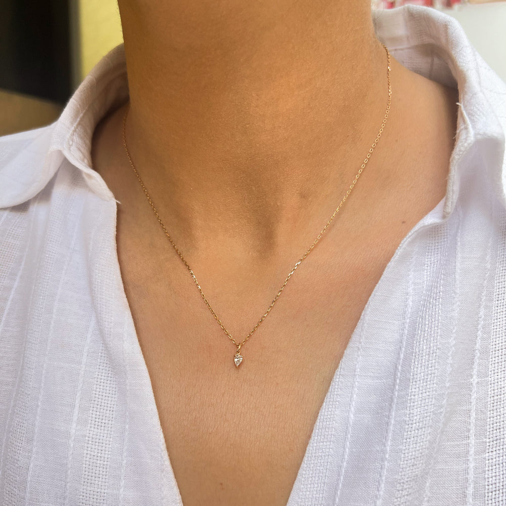 0.06 CT Damla Kesim Pırlanta Taşlı Rose Altın Kolye