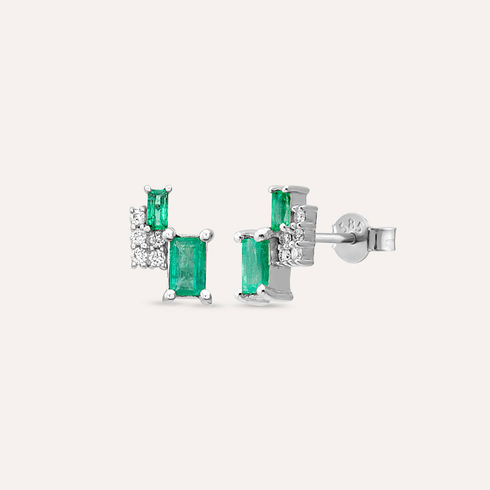 0.66 CT Baget Kesim Zümrüt Taşlı Beyaz Altın Küpe
