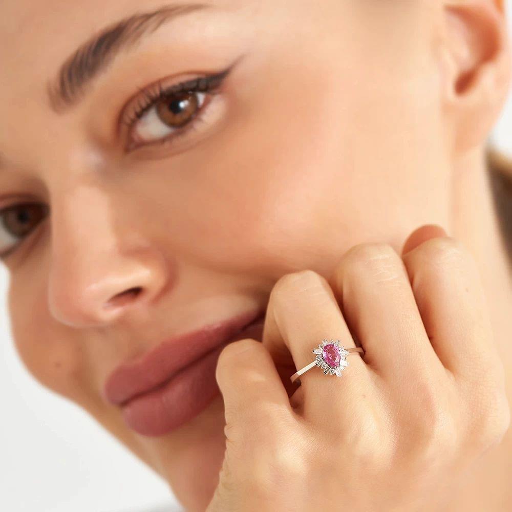 0.68 CT Pink Safir ve Baget Pırlanta Taşlı Anturaj Yüzük