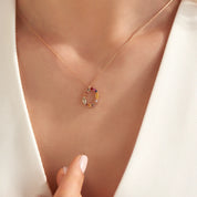0.76 CT Brown Pırlanta ve Multicolor Safir Taşlı O Harf Kolye
