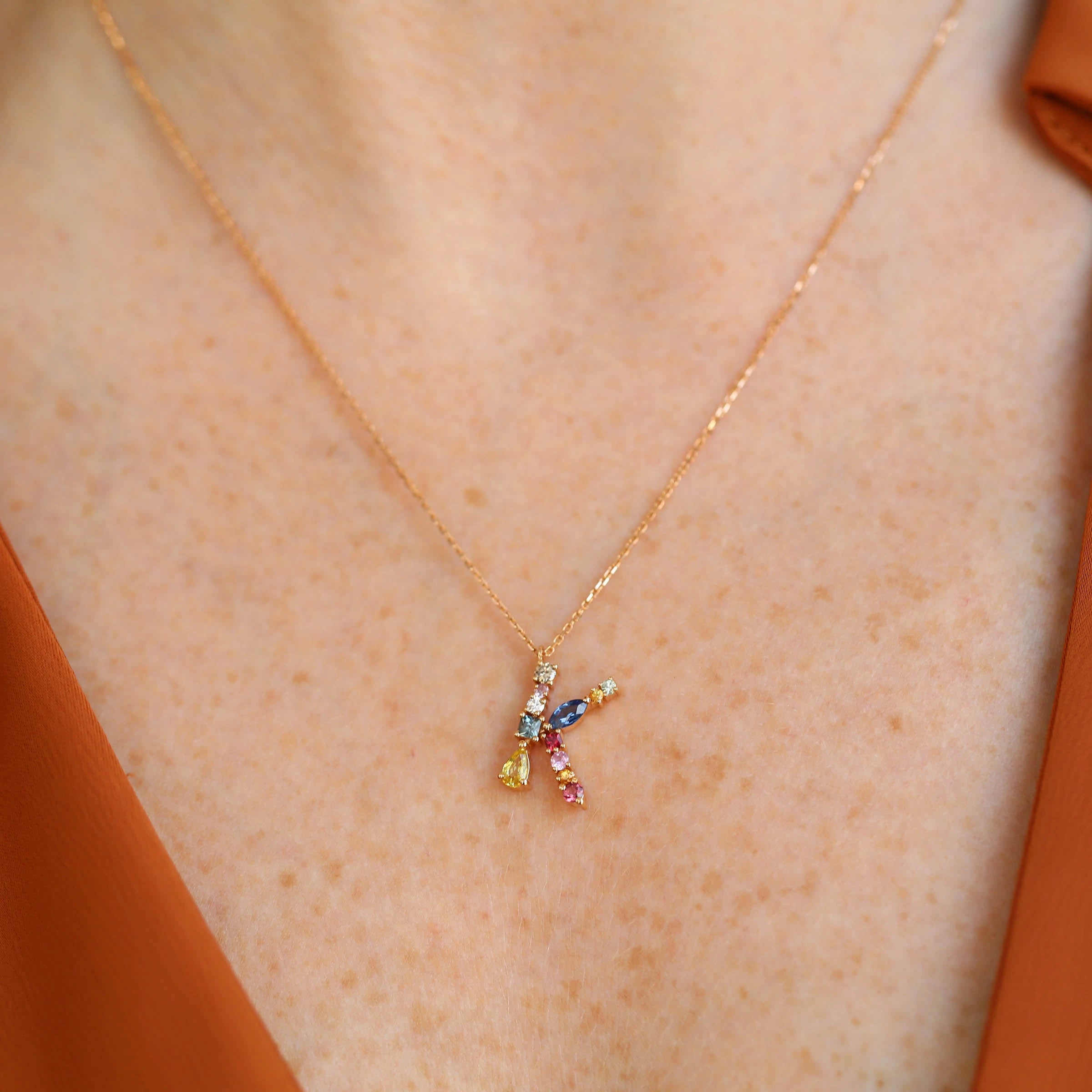 0-86-ct-brown-pirlanta-ve-multicolor-safir-tasli-k-harf-kolye-174035.jpg