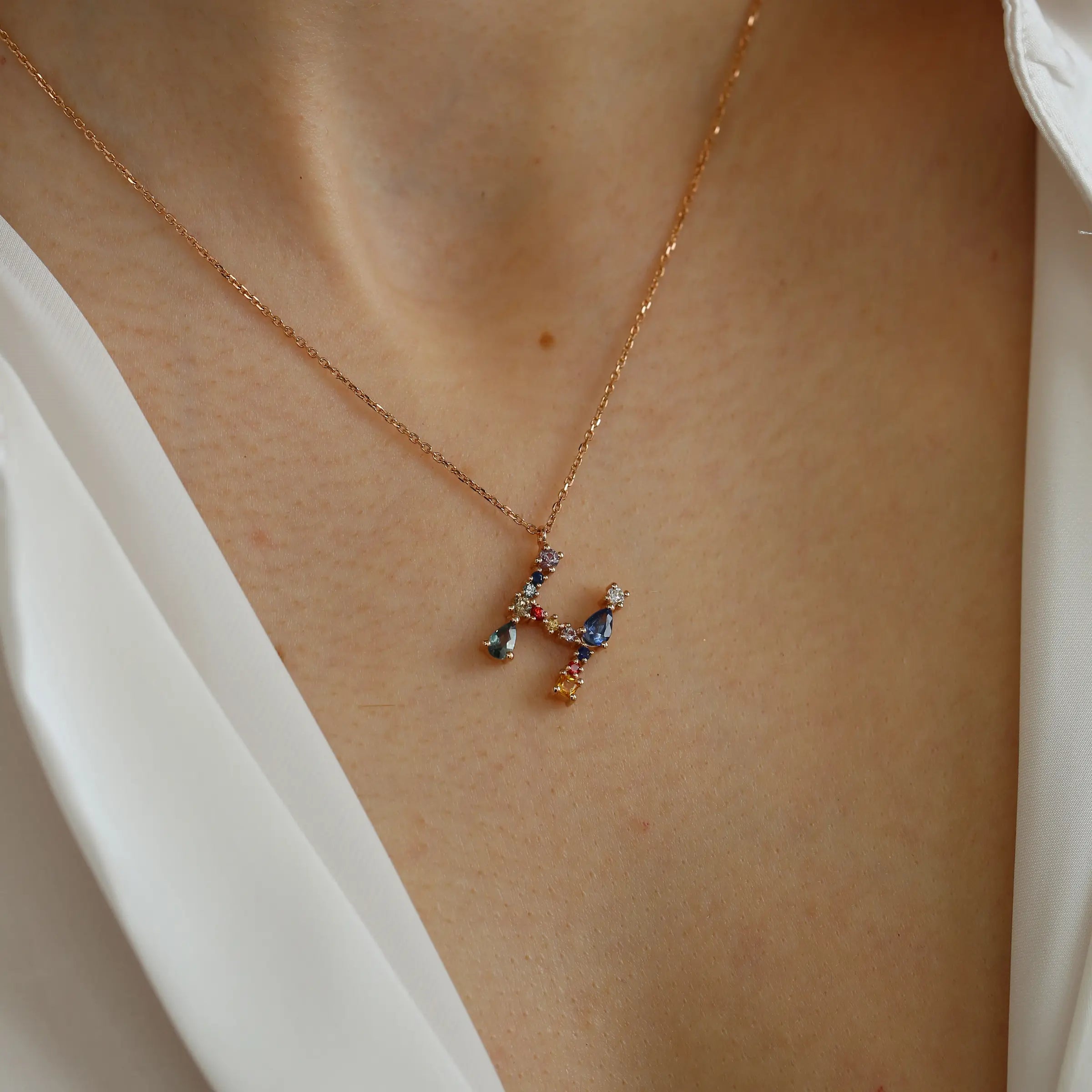 0-92-ct-brown-pirlanta-ve-multicolor-safir-tasli-h-harf-kolye-174138.jpg