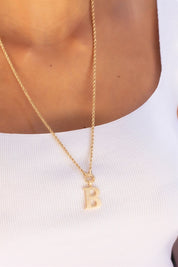 Zarif Harf Model Altın Kolye