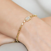 14 Ayar Altın Baget Taşlı Kadın Bileklik