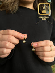 14 Ayar Altın Çizgili Kalp Tasarım Küpe