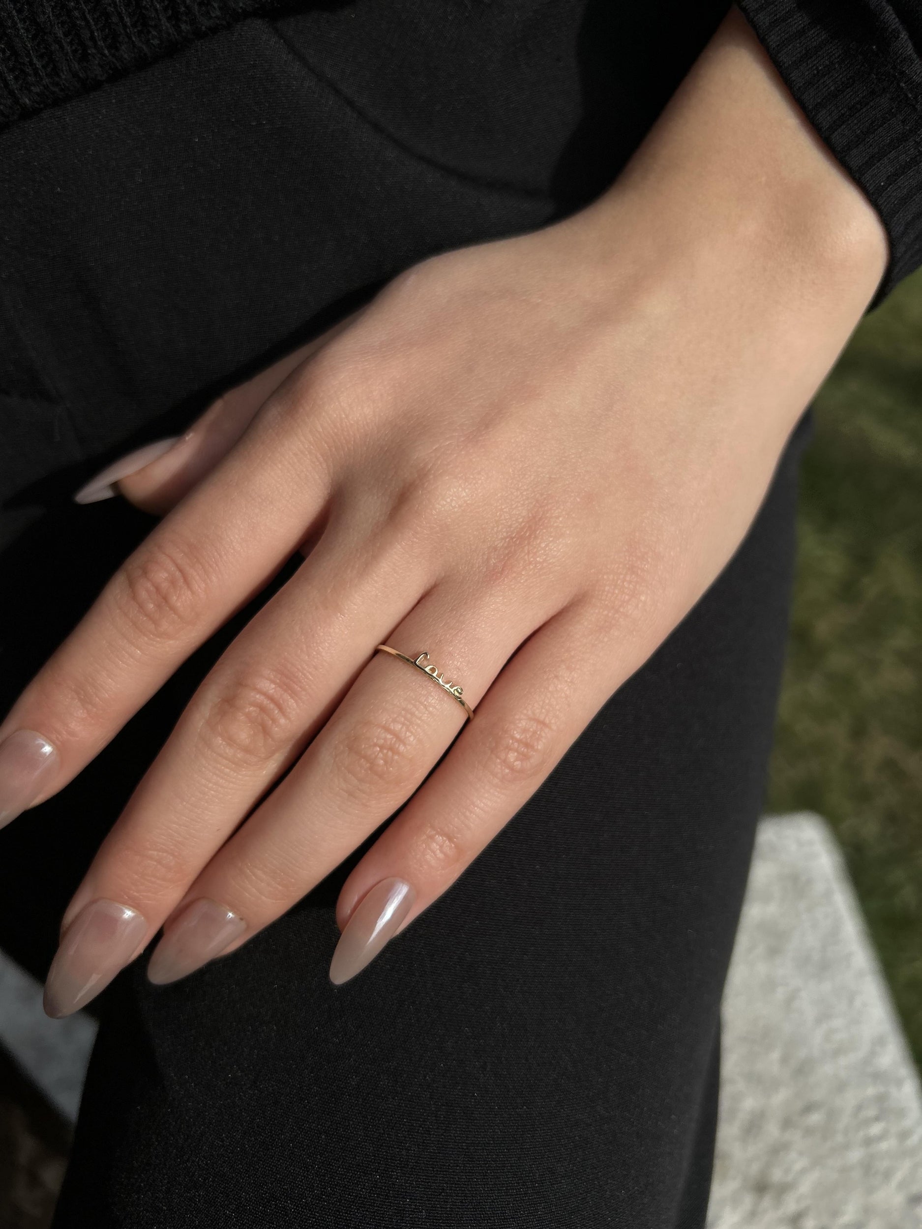 14 Ayar Altın Love Yazılı Kadın Yüzük