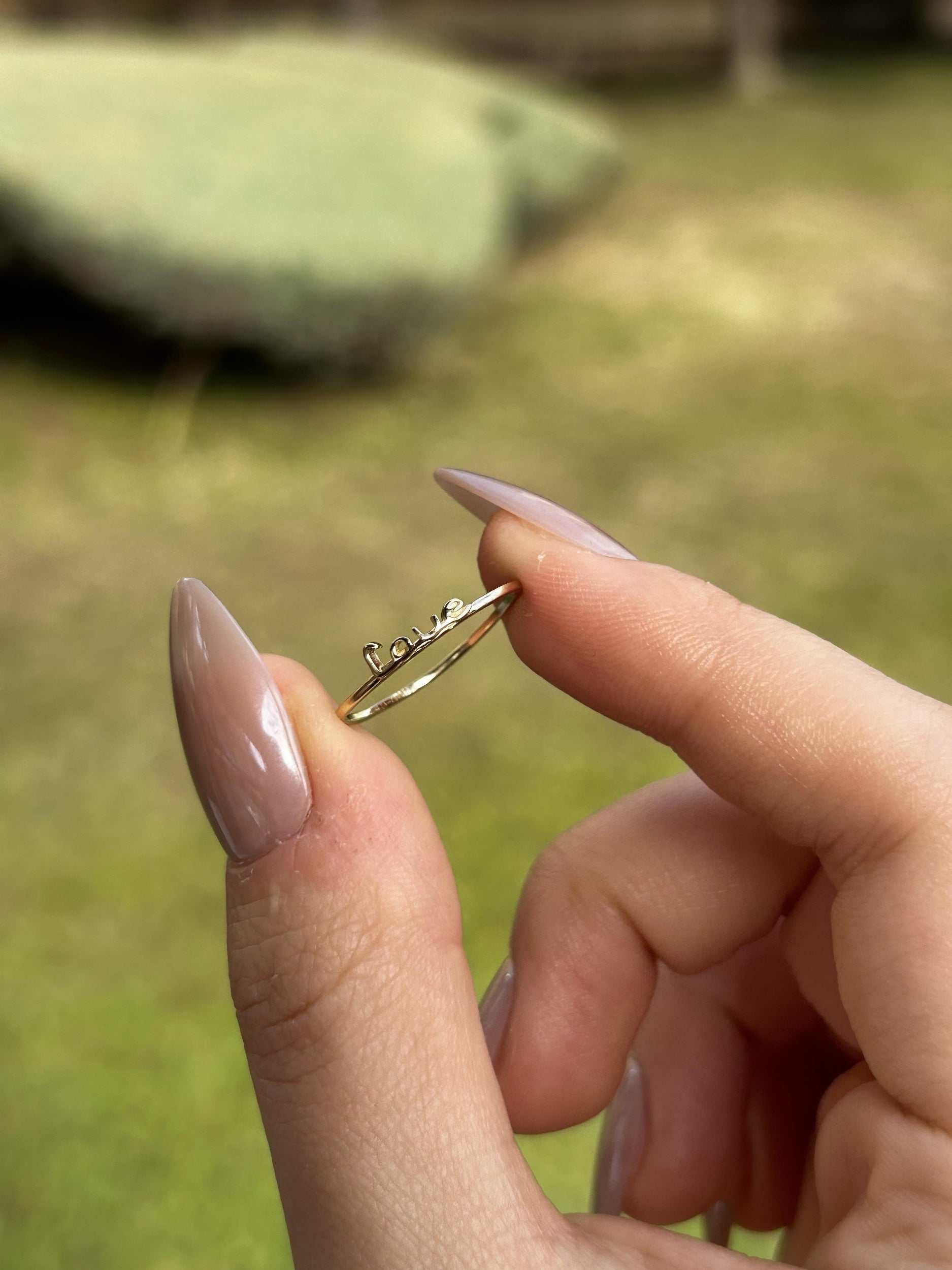 14 Ayar Altın Love Yazılı Kadın Yüzük