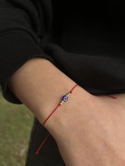 Altın Küçük Toplu Kırmızı Ipli Bileklik