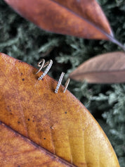 Çift Sıra Görünümlü Taşlı Altın Halka Küpe