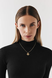 Lacivert Oval Taşlı Madalyon Kolye