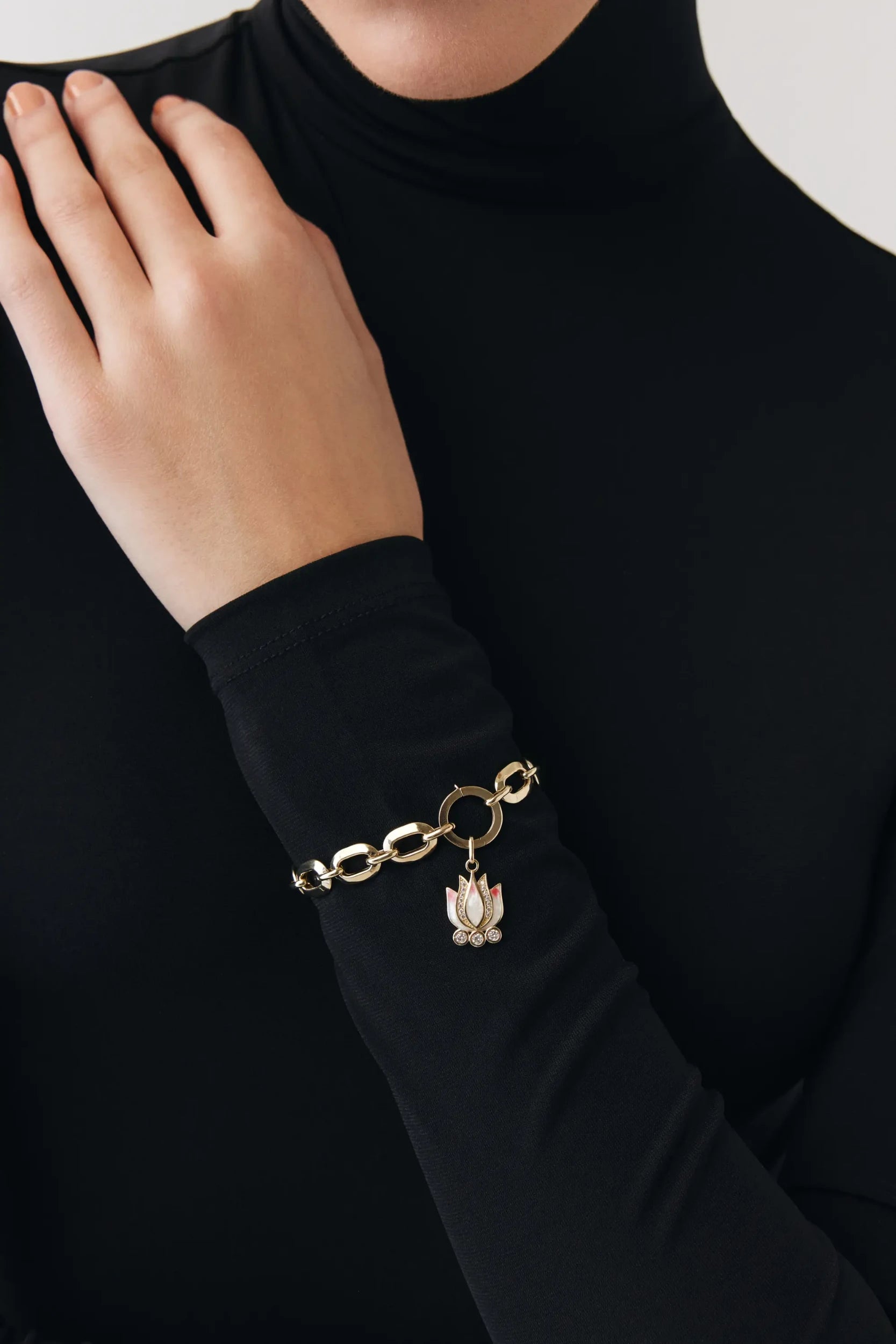 Altın Pembe Lotus Charm Bileklik