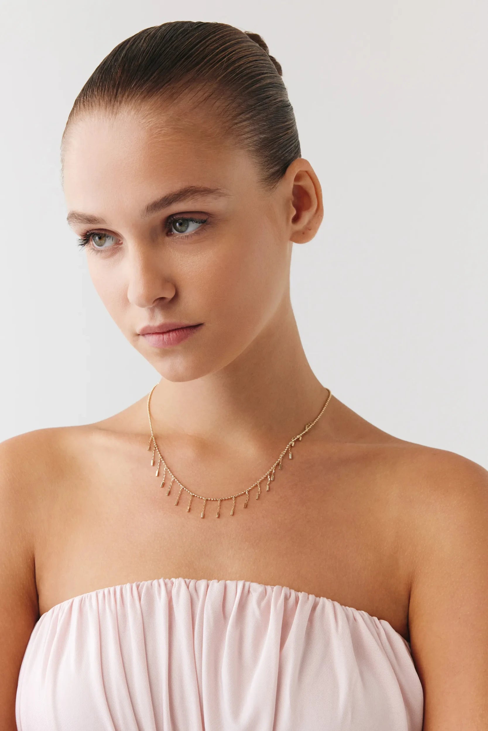 Minimal Silindir Sallantılı Shakira Kolye