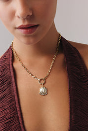 Altın Mavi Lotus Charm Kolye