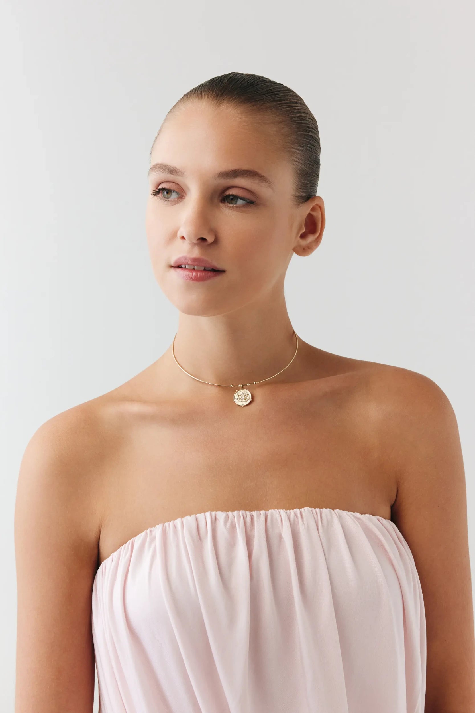 Parıltı Lotus Uç Tel Choker