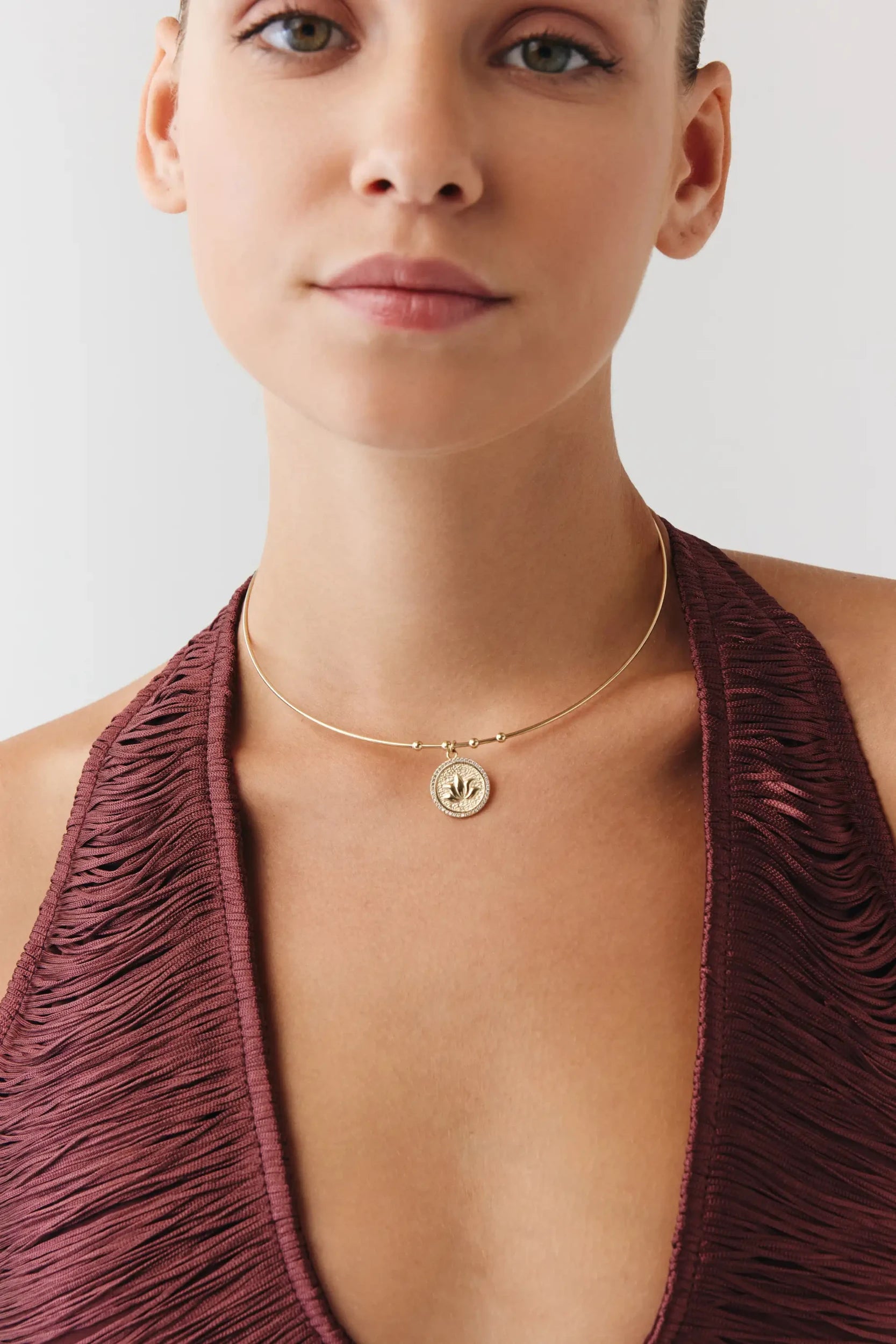 Taşlı Lotus Uç Tel Choker
