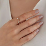 0.25 CT Baget Pırlanta Taşlı Rose Altın V Yüzük