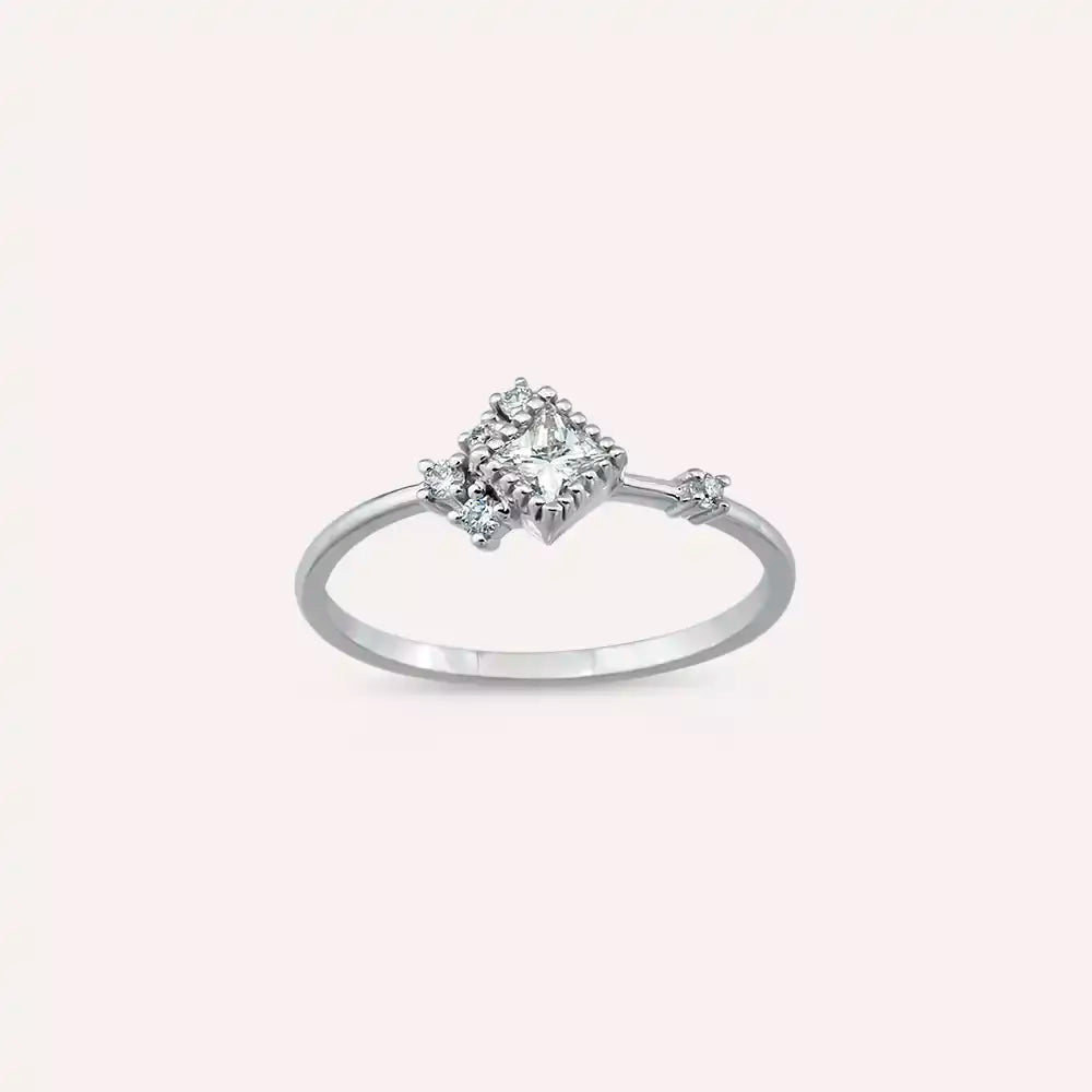 0.30 CT Prenses Kesim Pırlanta Taşlı Beyaz Altın Yüzük