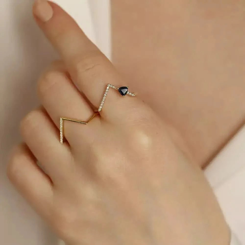 0.32 CT Pırlanta ve Safir Taşlı Sarı Altın V Yüzük