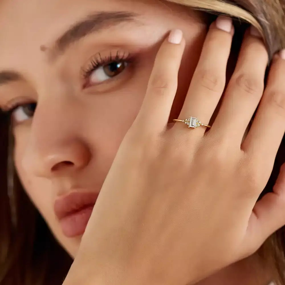 0.34 CT Baget Kesim Pırlanta Taşlı Sarı Altın Yüzük