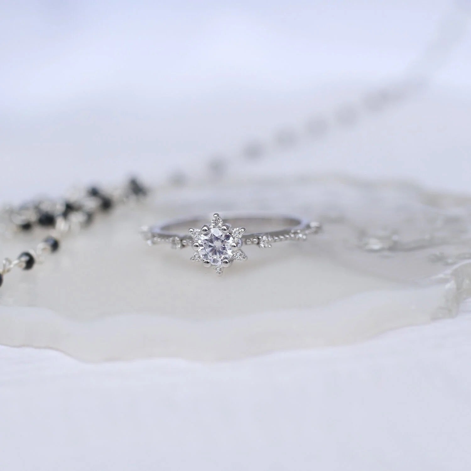 0.35 CT Vintage Özel Tasarım Kar Tanesi Pırlanta Yüzük