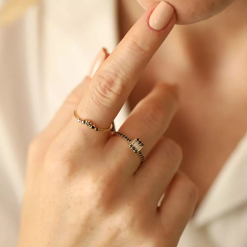 0.40 CT Siyah Pırlanta ve Baget Pırlanta Taşlı Sarı Altın Yüzük