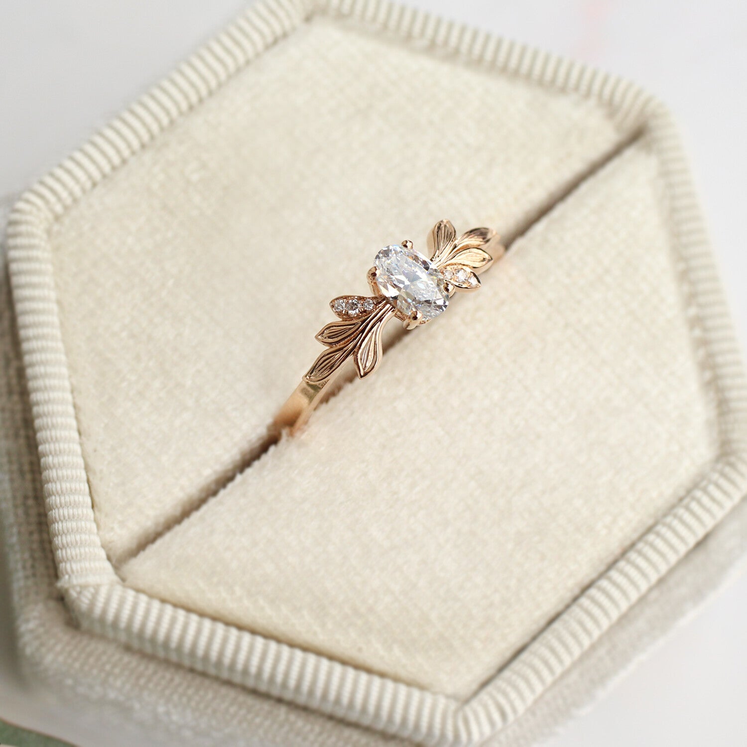 0.42 CT F VS2 GIA Sertifikalı Vintage Dal Pırlanta Yüzük