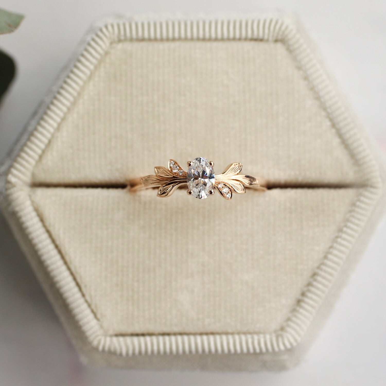 0.42 CT H SI2 HRD Sertifikalı Vintage Dal Tasarım Pırlanta Yüzük