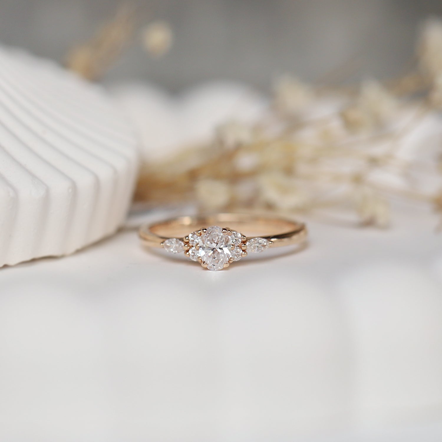 0.45 CT Özel Tasarım Larissa Oval Pırlanta Yüzük