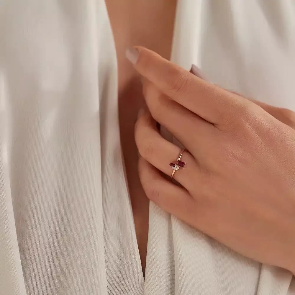 0.48 CT Baget Kesim Yakut Taşlı Rose Altın Yüzük