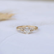 0.50 CT Vintage Özel Tasarım Oval Asimetri Pırlanta Yüzük