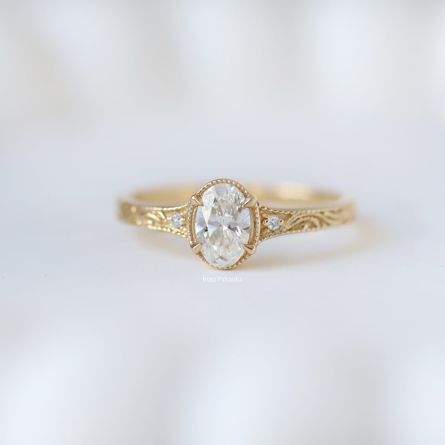 0.51 Karat E SI2 GIA Sertifikalı Vintage Sia Oval Pırlanta Yüzük - Kopya