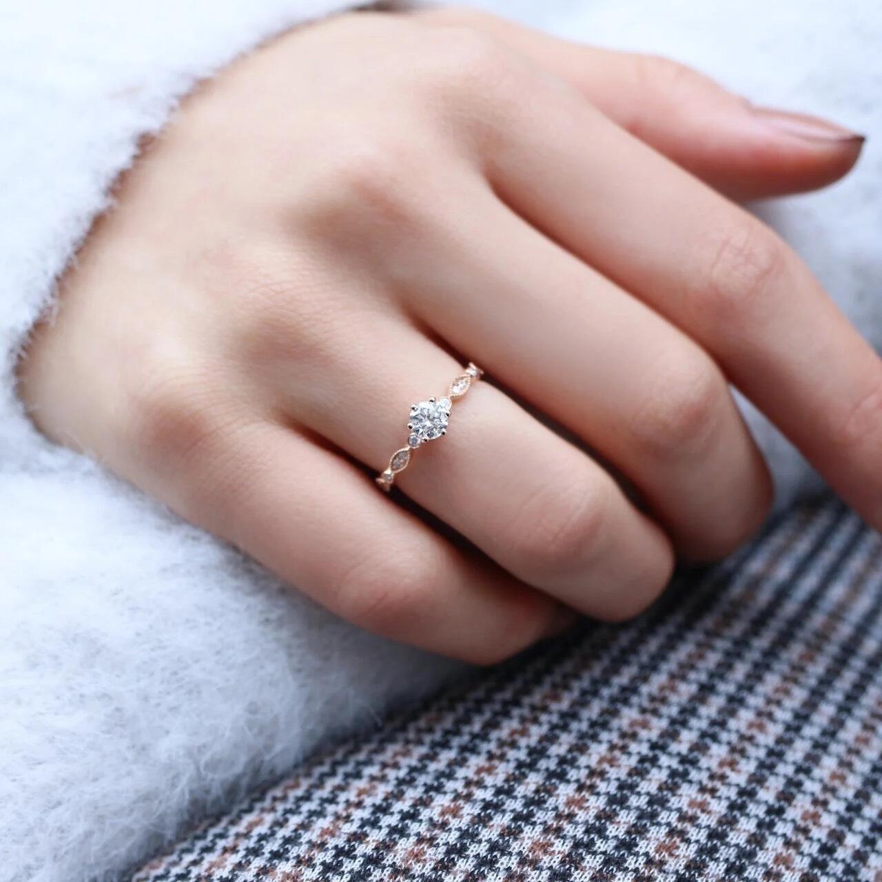 0.52 Karat F VS2 HRD Sertifikalı Vintage Tasarım Pırlanta Tektaş Yüzük