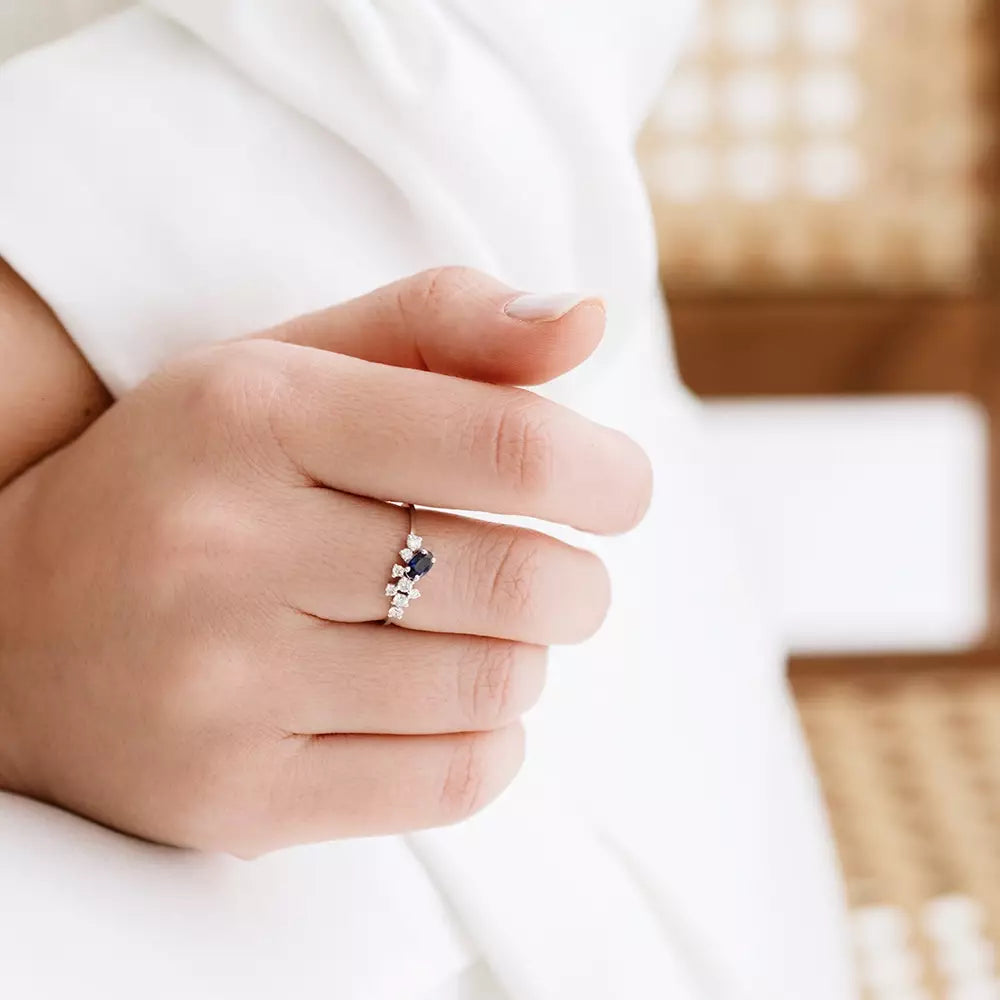 0.58 CT Oval Kesim Safir ve Pırlanta Taşlı Beyaz Altın Yüzük