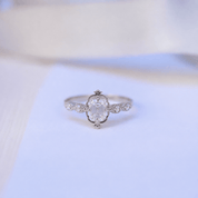 0.60 Karat F SI2 HRD Sertifikalı Emerald Pırlanta Vintage Aria Yüzük