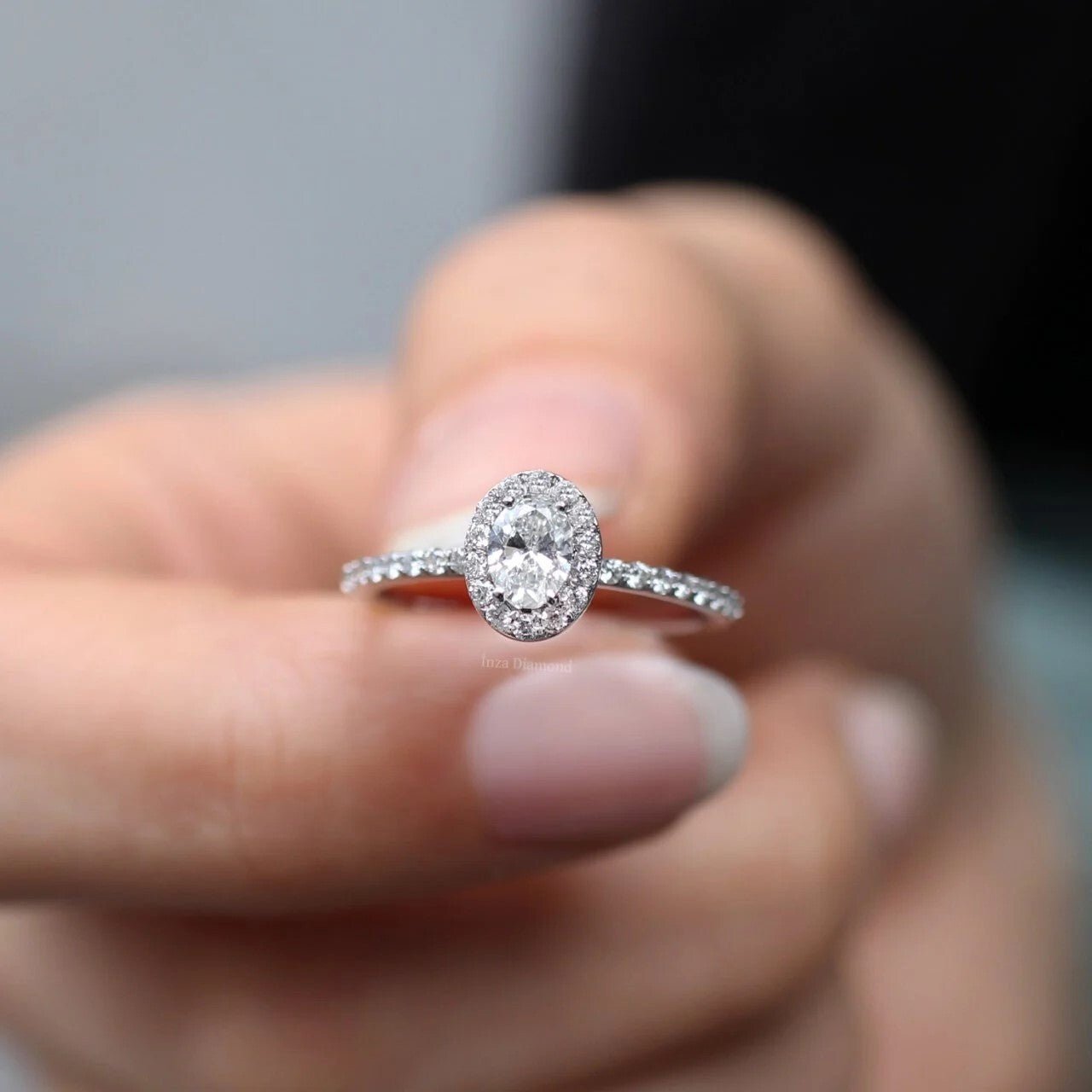 0.60 Karat Oval Pırlanta Tektaş Yüzük