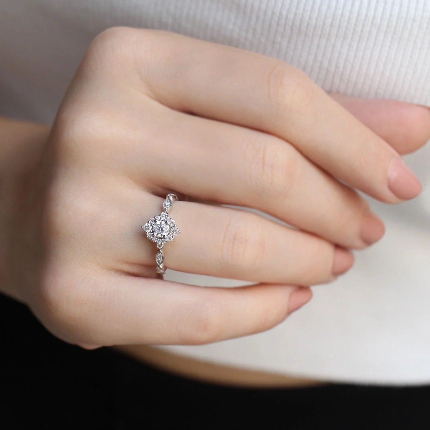 060-karat-vintage-lina-tasarim-pirlanta-yuzuk2-10681-38-B.jpg