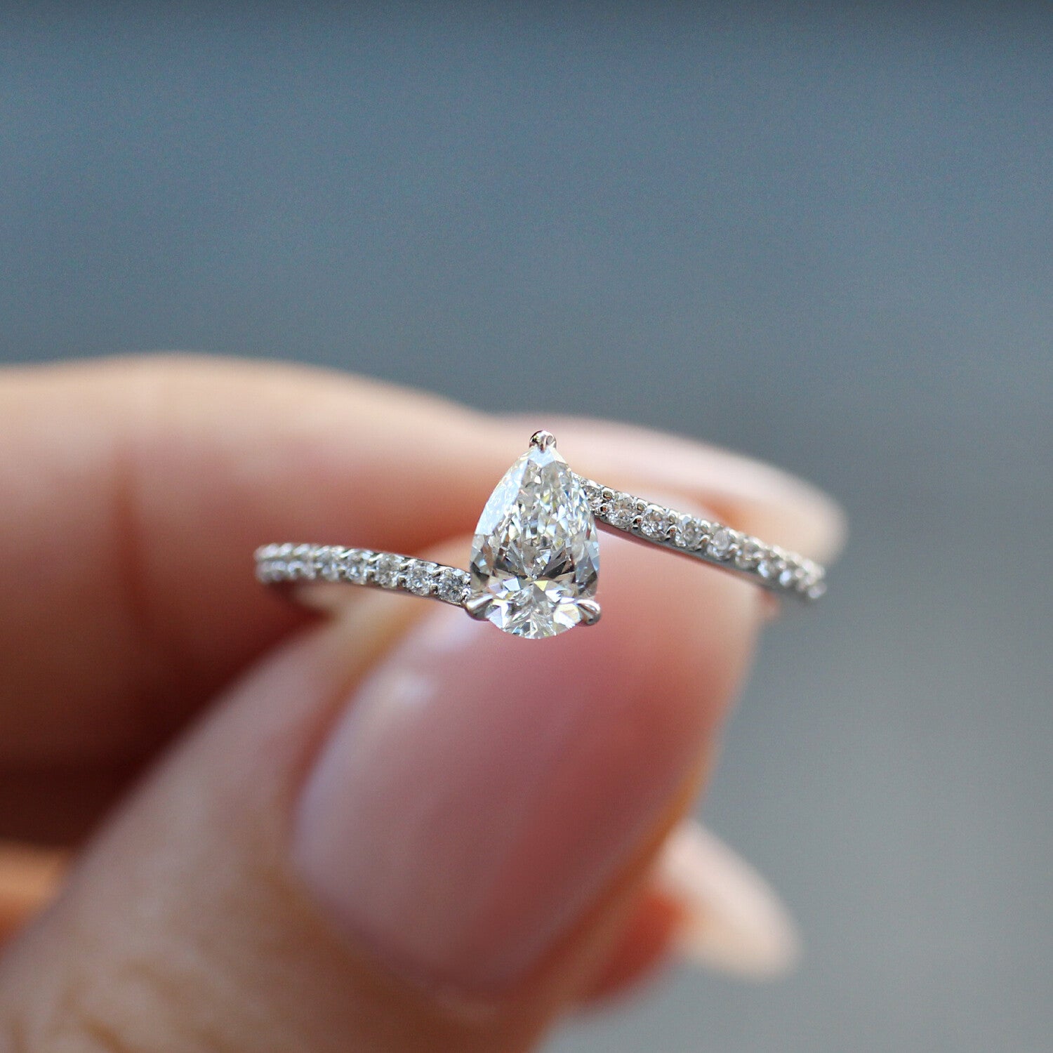 0.60 Karat Vintage Tasarım Damla Pırlanta Yüzük