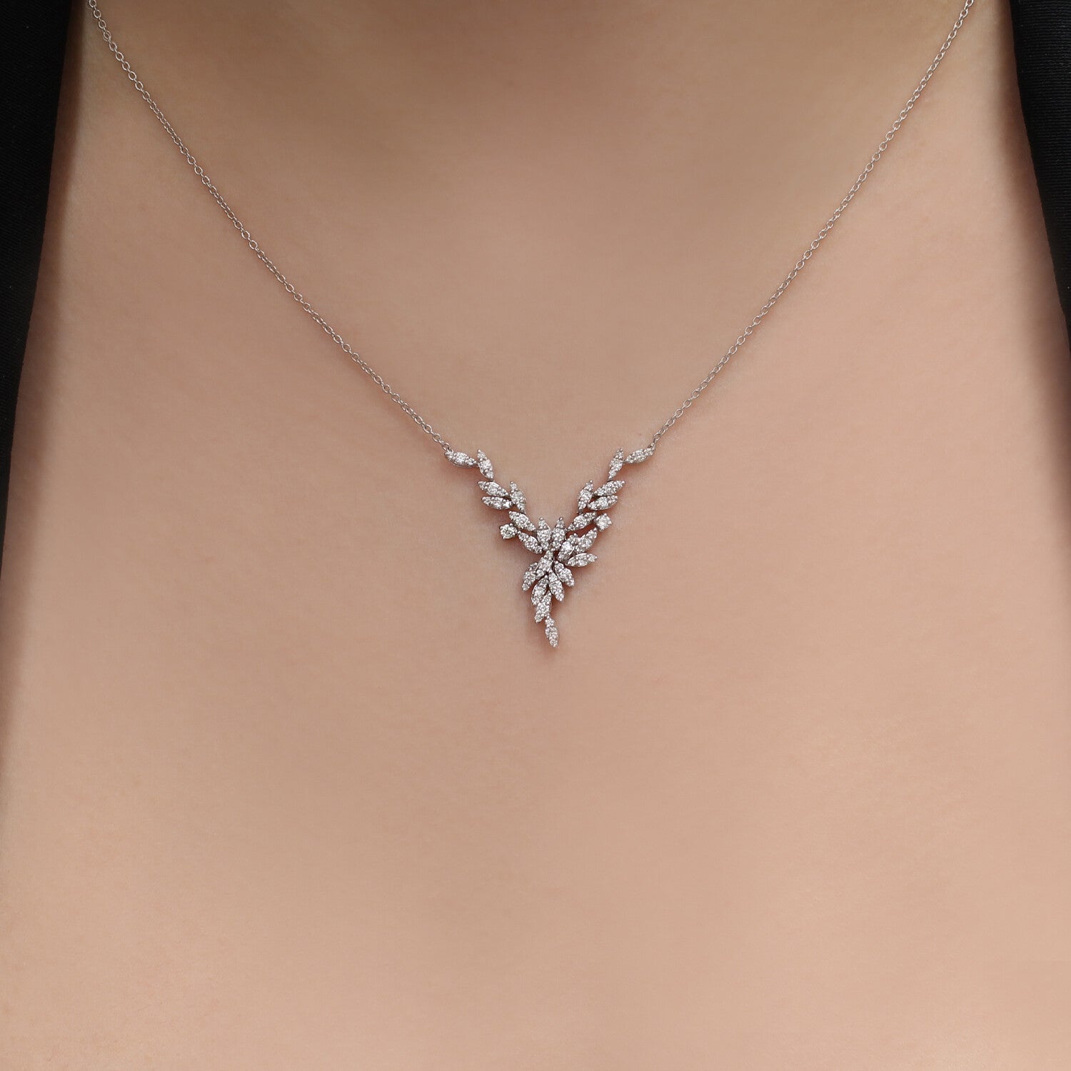 0.65 Karat Özel Tasarım Pırlanta Kolye