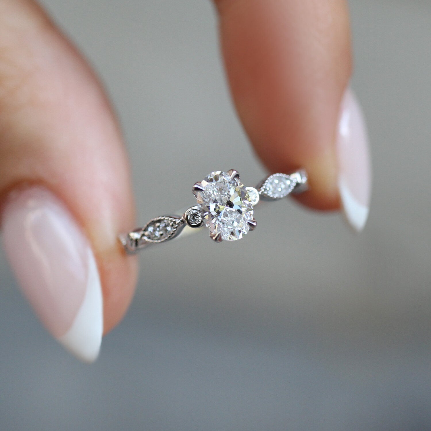 0.72 CT GIA Sertifikalı Vintage Oval Tasarım Pırlanta Yüzük