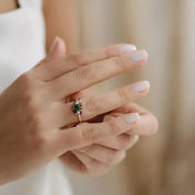 0.73 CT Multicolor Safir ve Zümrüt Taşlı Beyaz Altın Yüzük