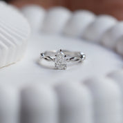 0.75 Karat D SI2 GIA Sertifikalı Nina Tasarım Damla Pırlanta Yüzük