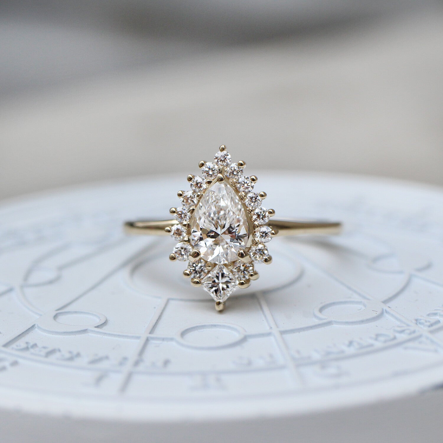 0.75 Karat Özel Tasarım Damla & Prenses Pırlanta Yüzük