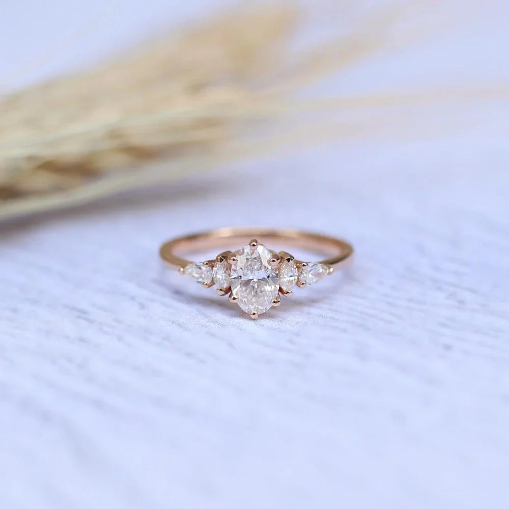 0.80 Karat  H SI2 HRD  Sertifikalı Vintage Diana Oval Pırlanta Yüzük