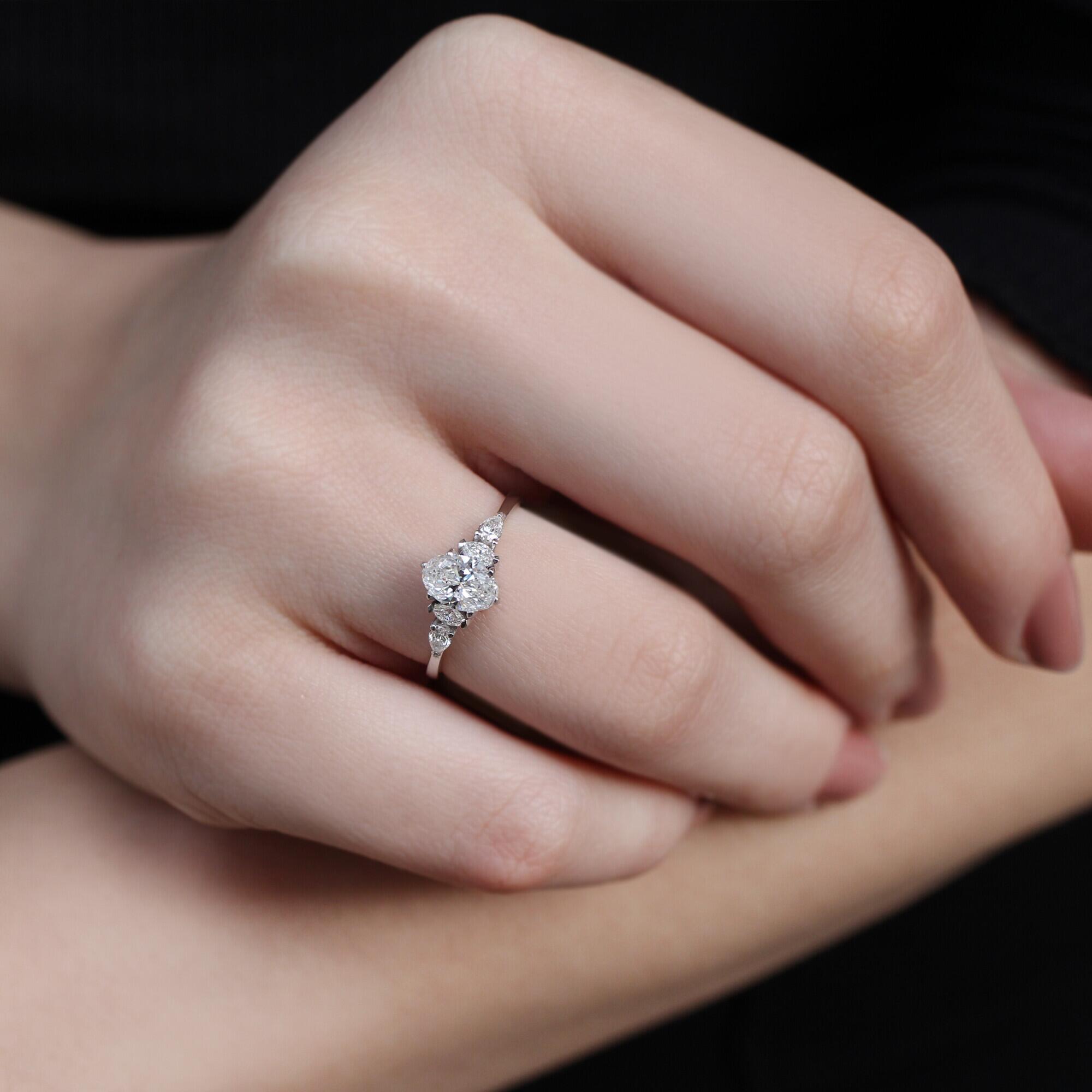 0.90 CT E VS2 Vintage Diana Oval Pırlanta Yüzük