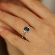 Navy 0.98 CT London Blue Topaz ve Pırlanta Taşlı Beyaz Altın Yüzük