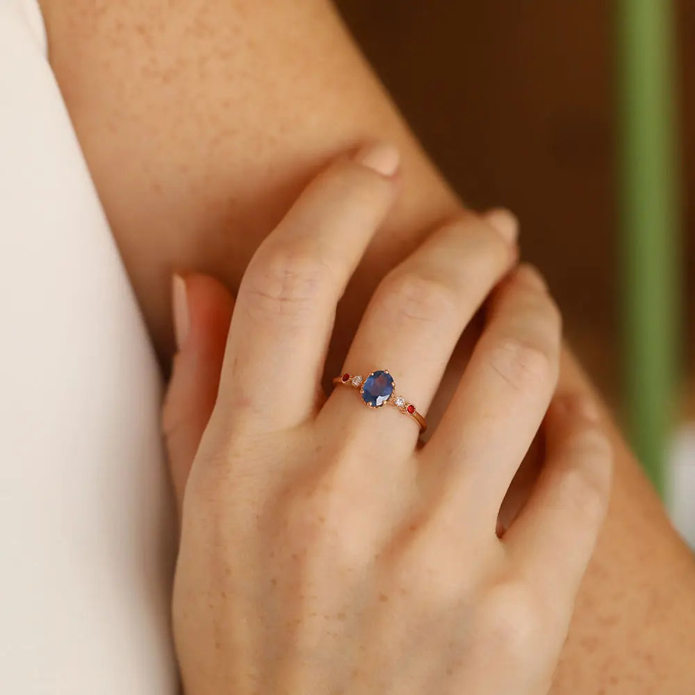1-01-ct-blue-safir-ve-pirlanta-tasli-rose-altin-yuzuk-173206.jpg