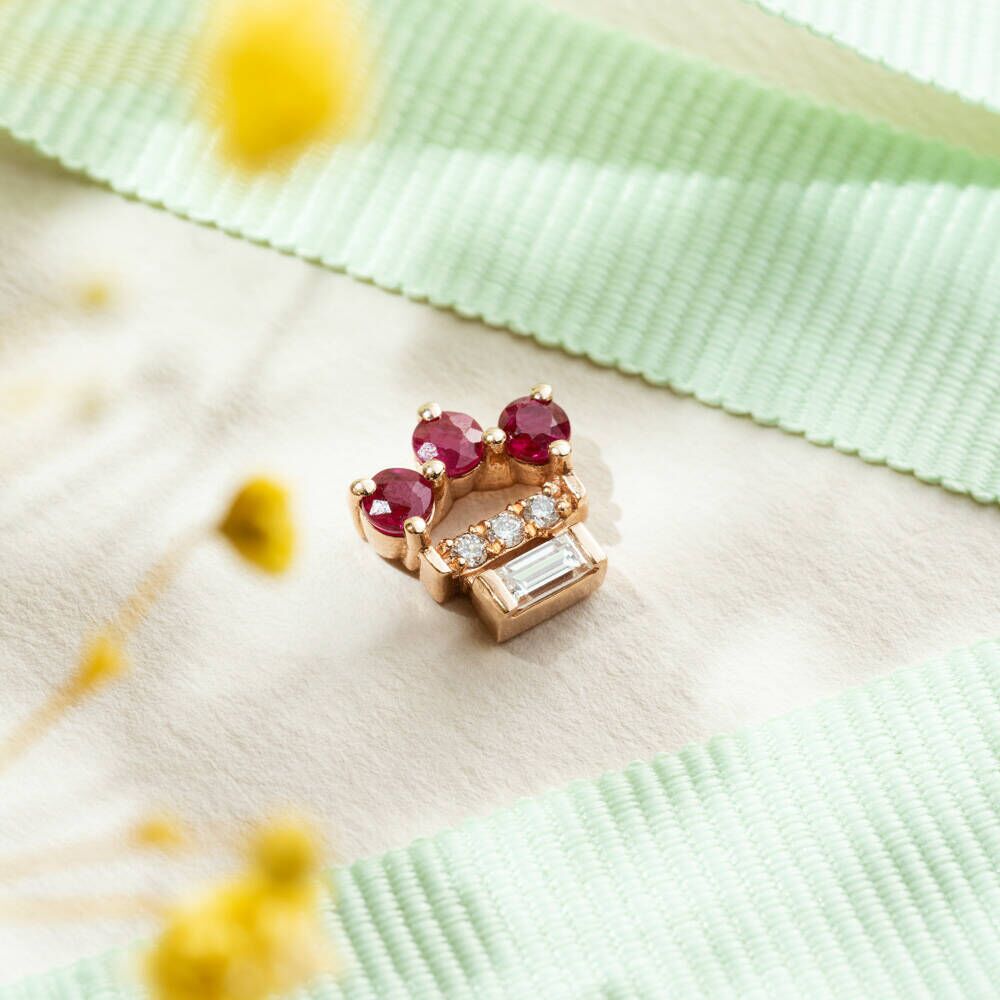 1.48 CT Baget Pırlanta ve Yakut Taşlı Rose Altın Küpe