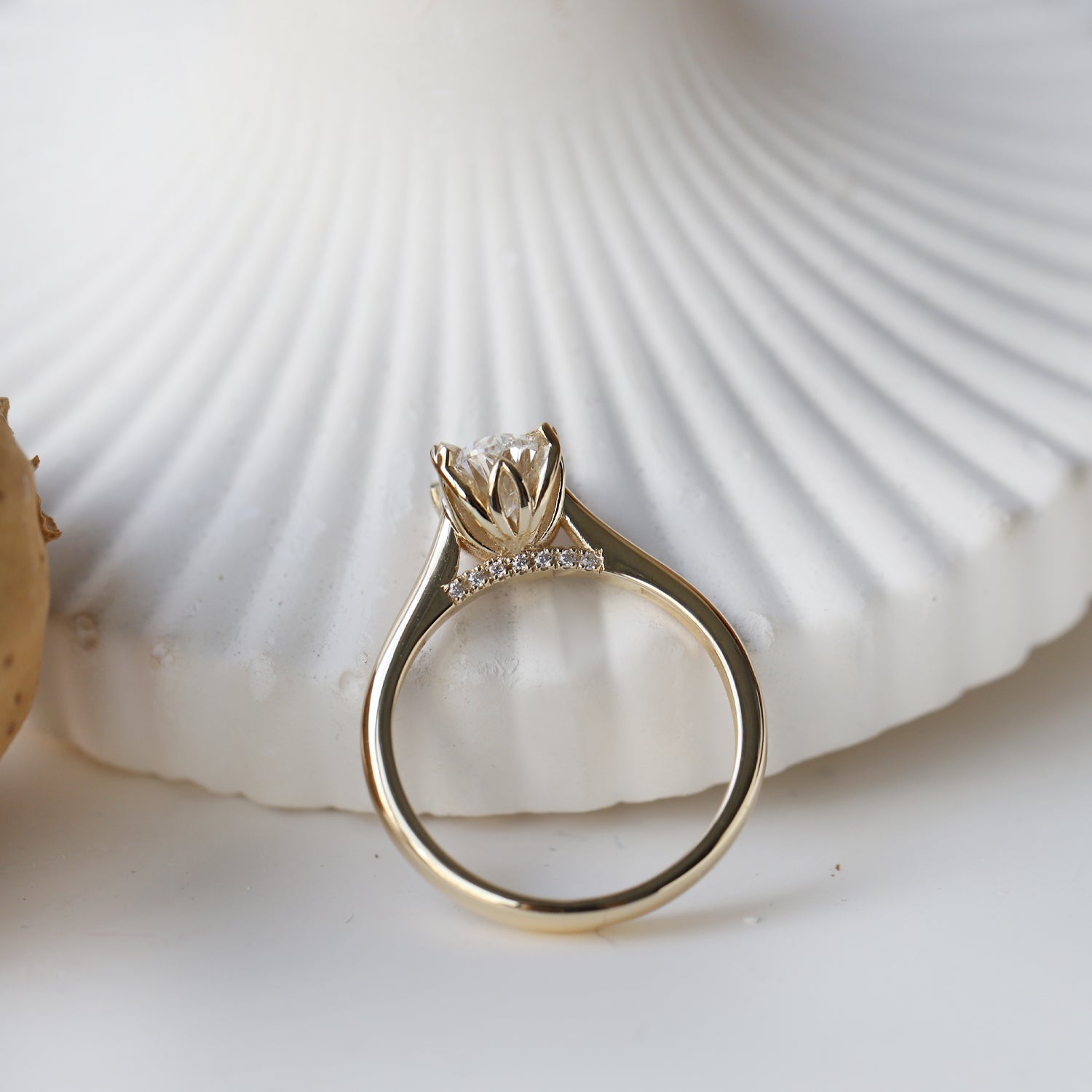 1.05 Karat F SI2 GIA Sertifikalı Lotus Pırlanta Yüzük