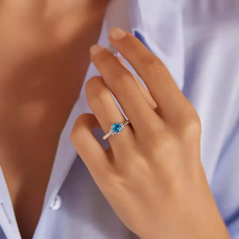 Twine 1.22 CT Topaz ve Pırlanta Taşlı Beyaz Altın Yüzük